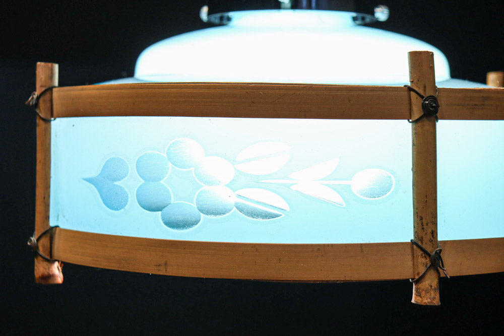 水色ガラスを竹フレームで飾る風流な電笠　DC8708