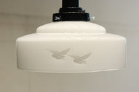 鳥の透かし模様が引き立つシンプルで温かみのある電笠　DC8711