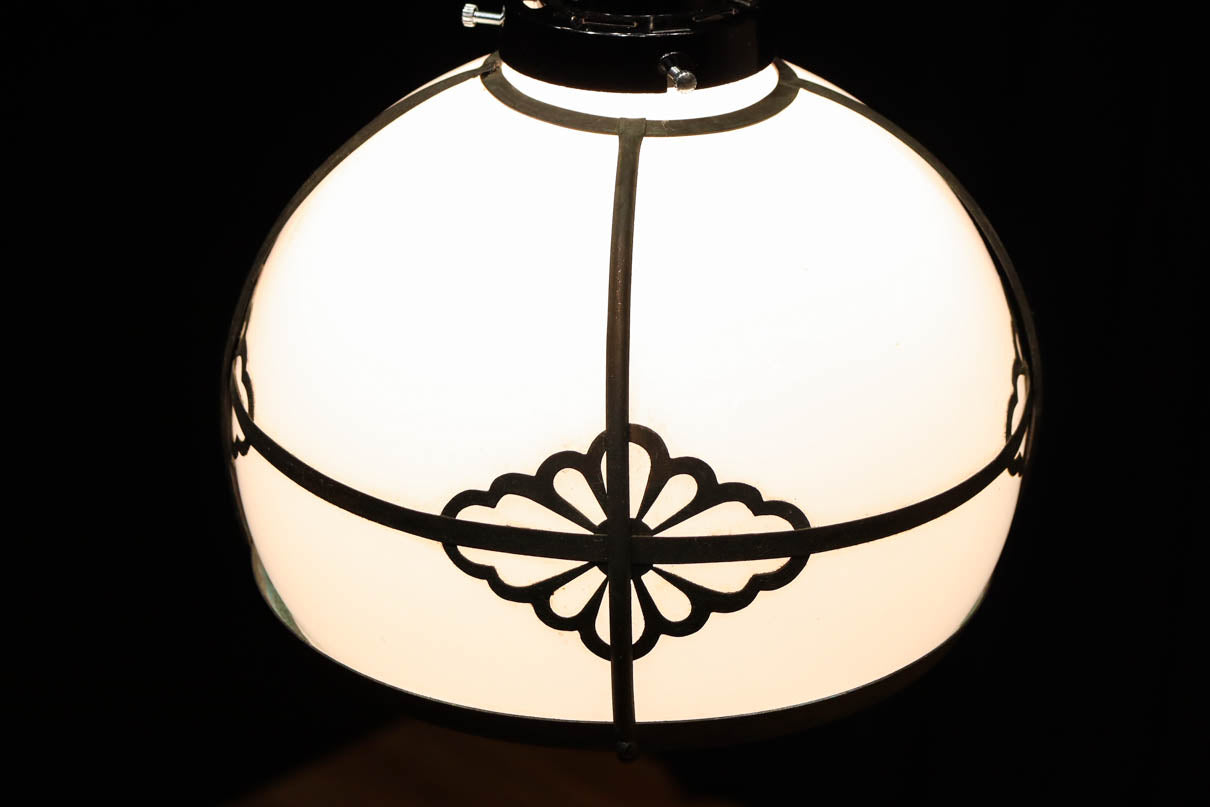 菊菱の装飾金具で格調溢れる電笠　DC8713