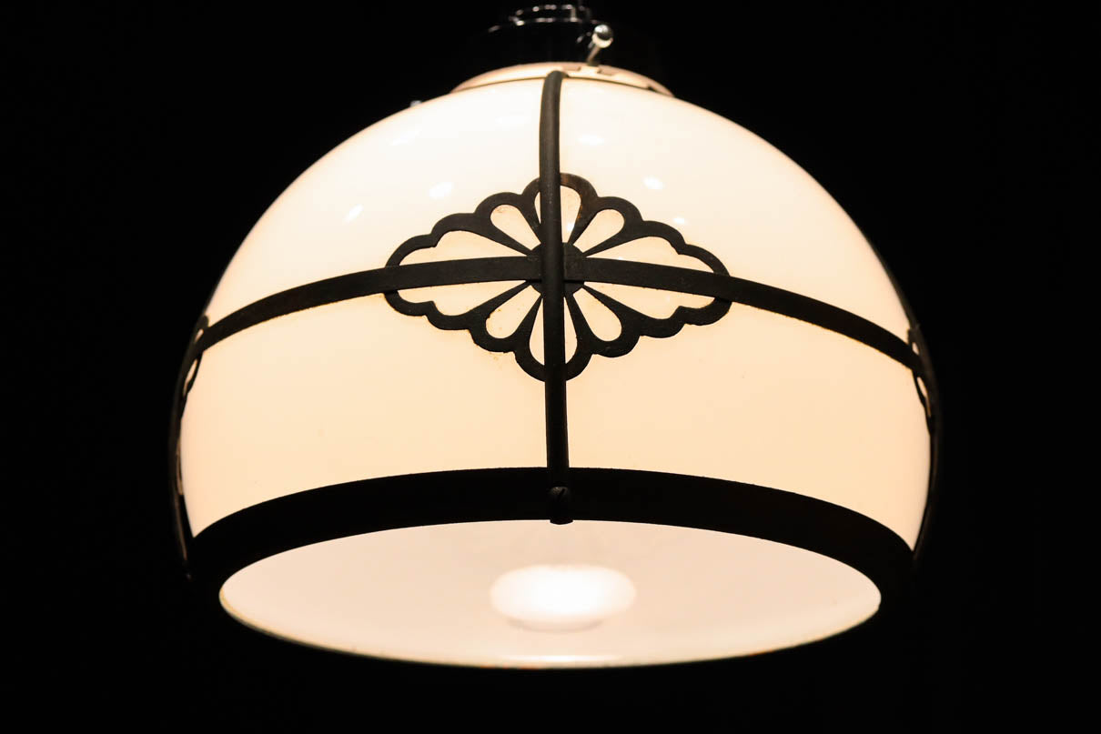 菊菱の装飾金具で格調溢れる電笠　DC8713