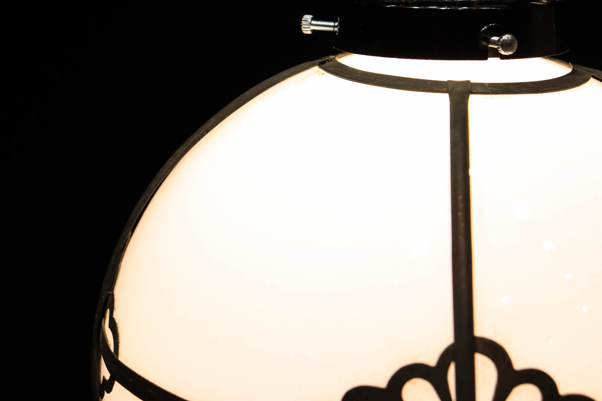 菊菱の装飾金具で格調溢れる電笠　DC8713