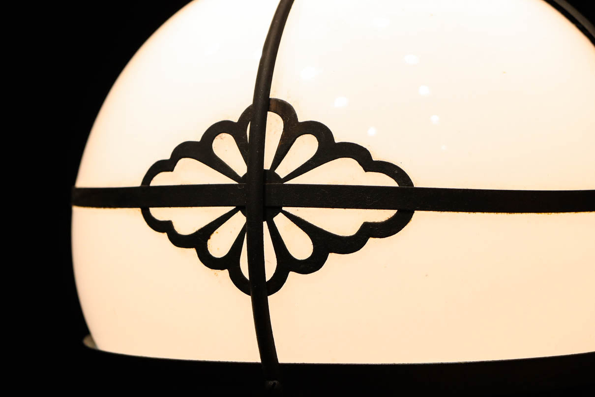 菊菱の装飾金具で格調溢れる電笠　DC8713