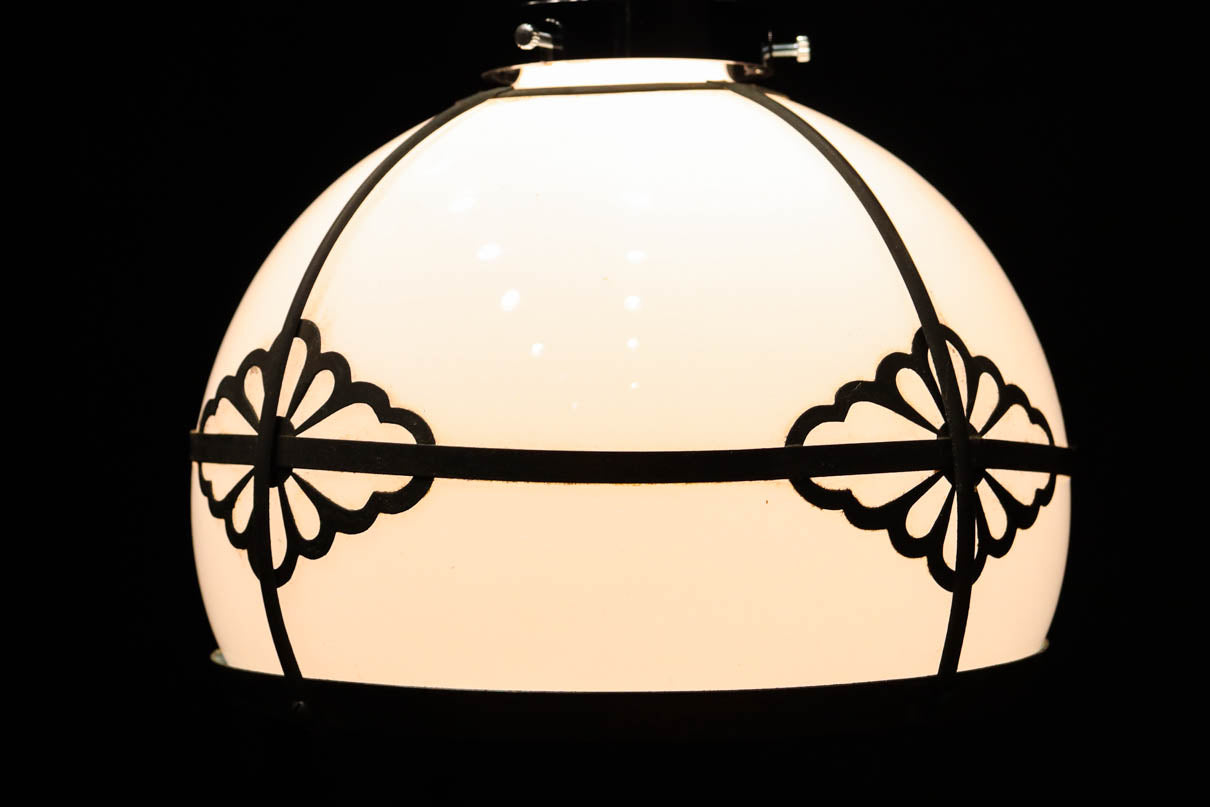 菊菱の装飾金具で格調溢れる電笠　DC8713