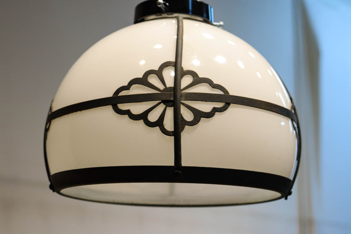 菊菱の装飾金具で格調溢れる電笠　DC8713