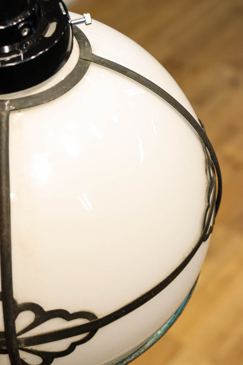 菊菱の装飾金具で格調溢れる電笠　DC8713