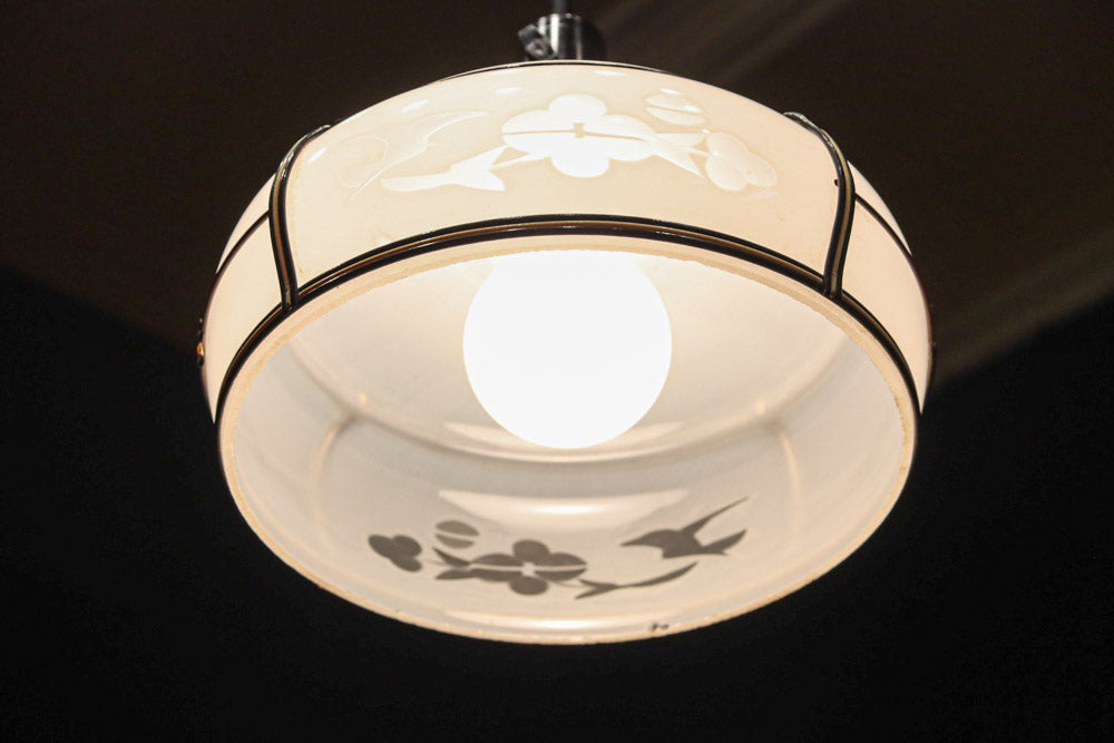 梅の透かし絵に和柄文様を添えた気品ある電笠　DC8717