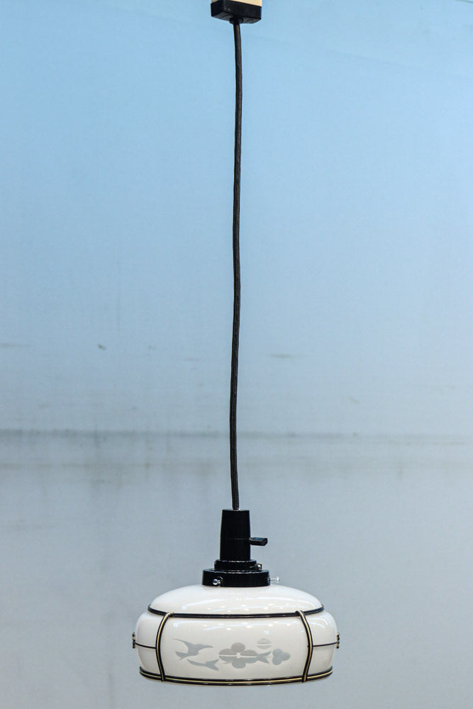 梅の透かし絵に和柄文様を添えた気品ある電笠　DC8717