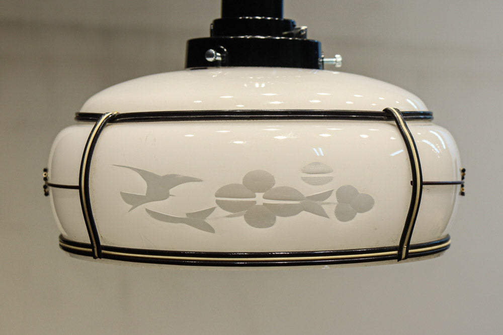 梅の透かし絵に和柄文様を添えた気品ある電笠　DC8717