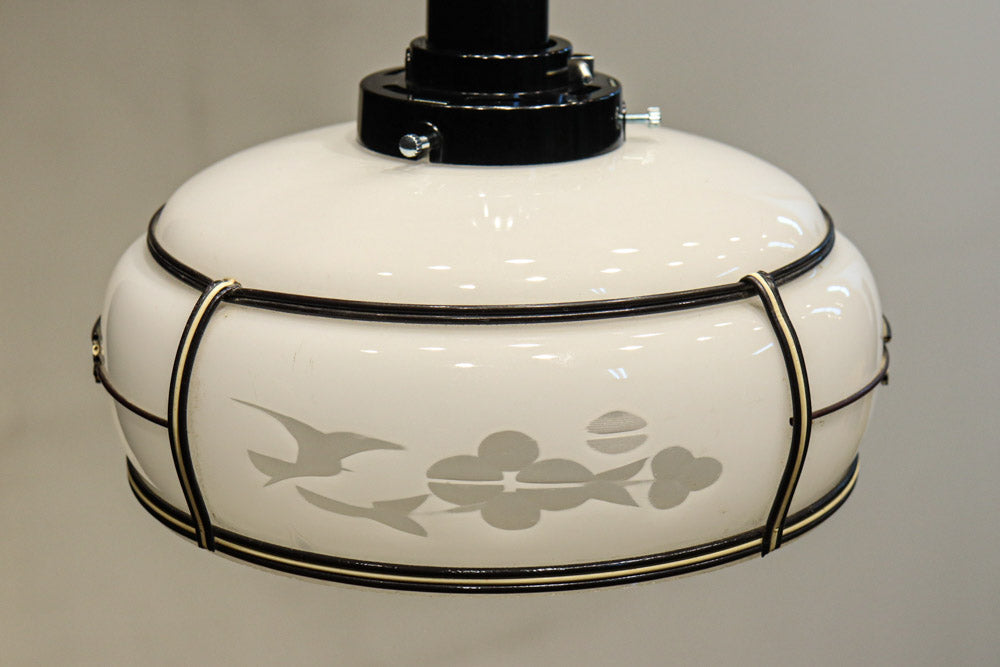 梅の透かし絵に和柄文様を添えた気品ある電笠　DC8717