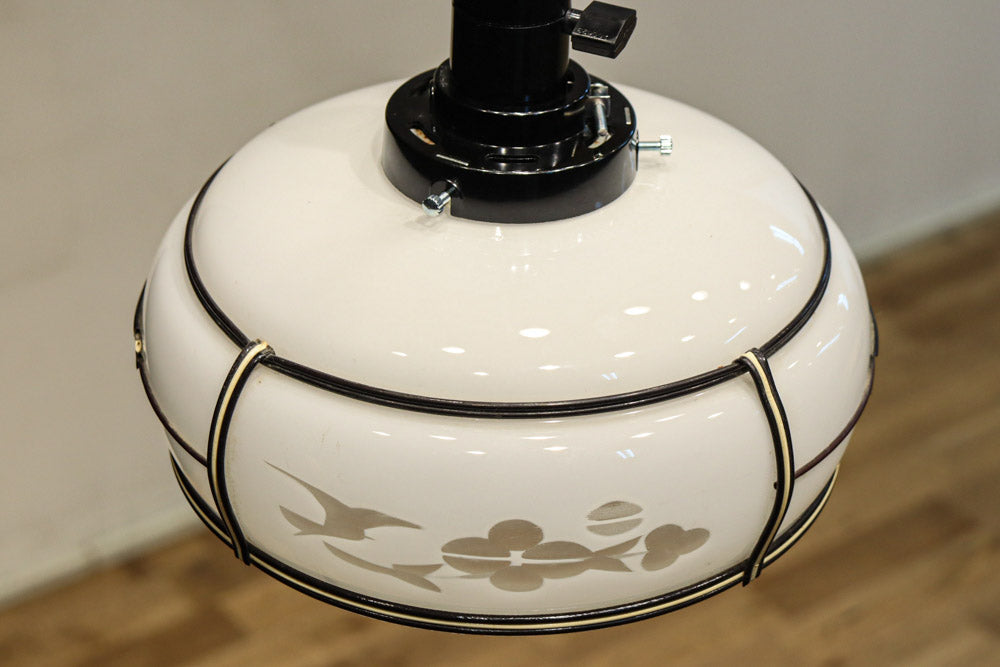 梅の透かし絵に和柄文様を添えた気品ある電笠　DC8717