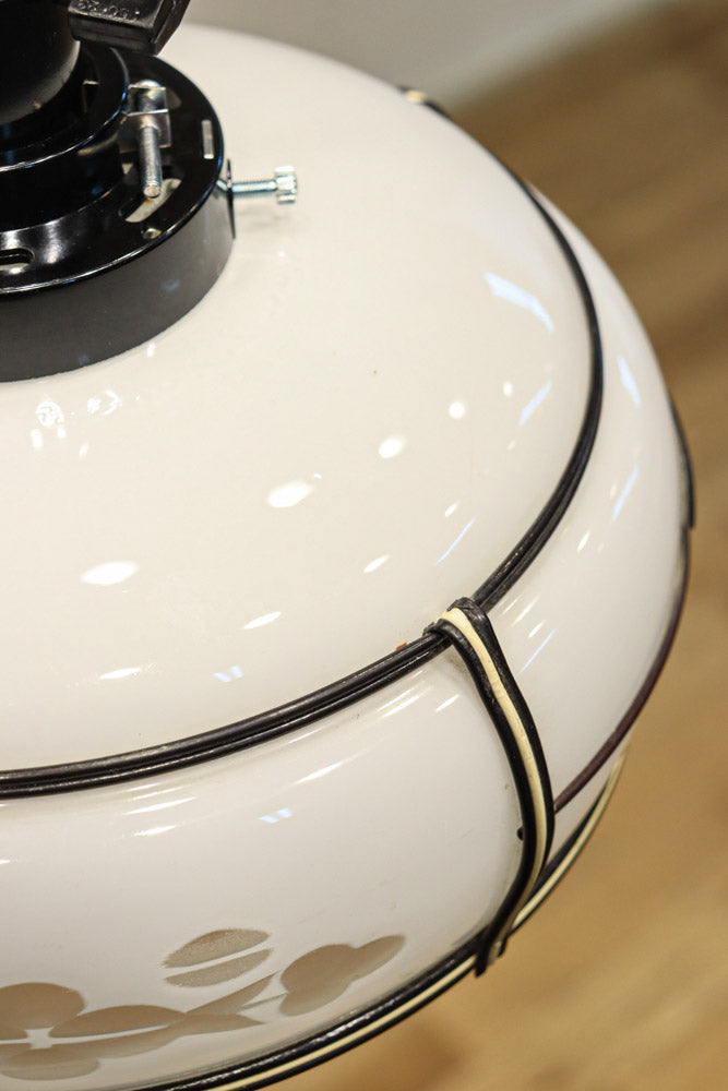 梅の透かし絵に和柄文様を添えた気品ある電笠　DC8717