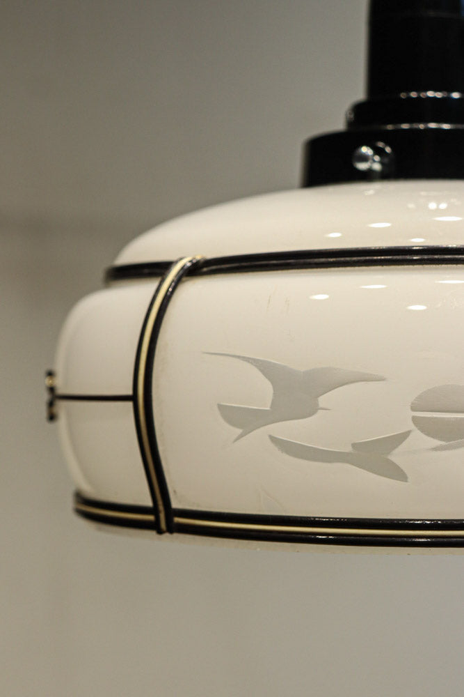 梅の透かし絵に和柄文様を添えた気品ある電笠　DC8717