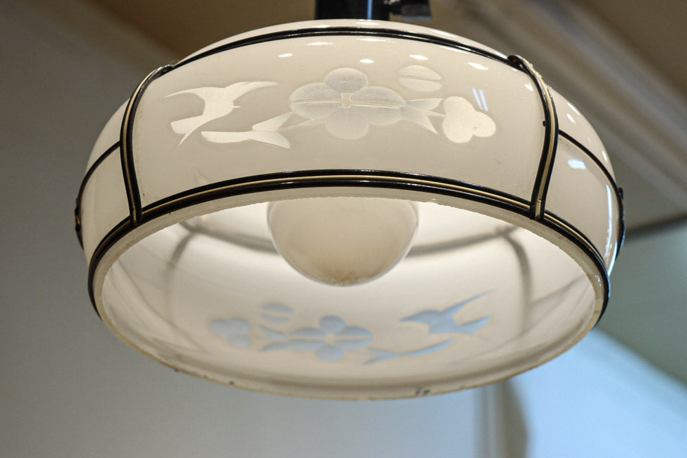 梅の透かし絵に和柄文様を添えた気品ある電笠　DC8717