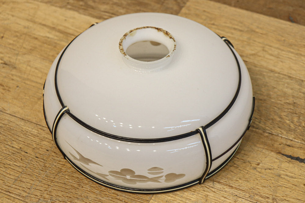 梅の透かし絵に和柄文様を添えた気品ある電笠　DC8717