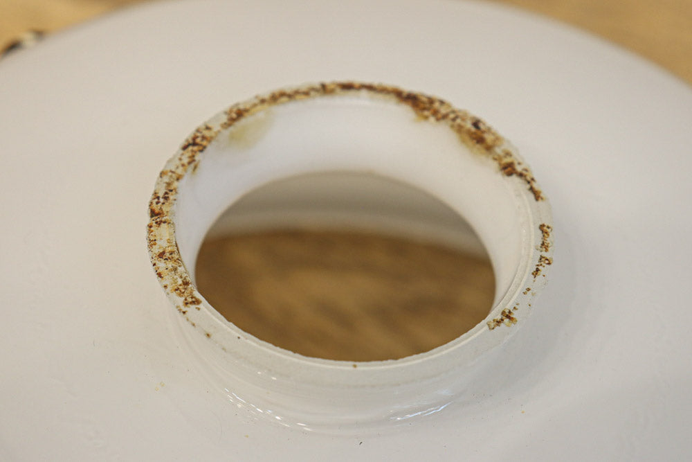 梅の透かし絵に和柄文様を添えた気品ある電笠　DC8717