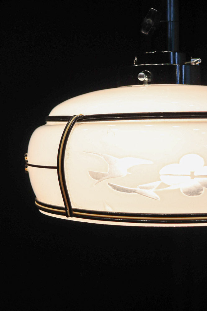 梅の透かし絵に和柄文様を添えた気品ある電笠　DC8717