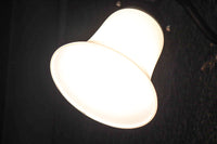 ベル型のシルエットのブラケット　DC8721