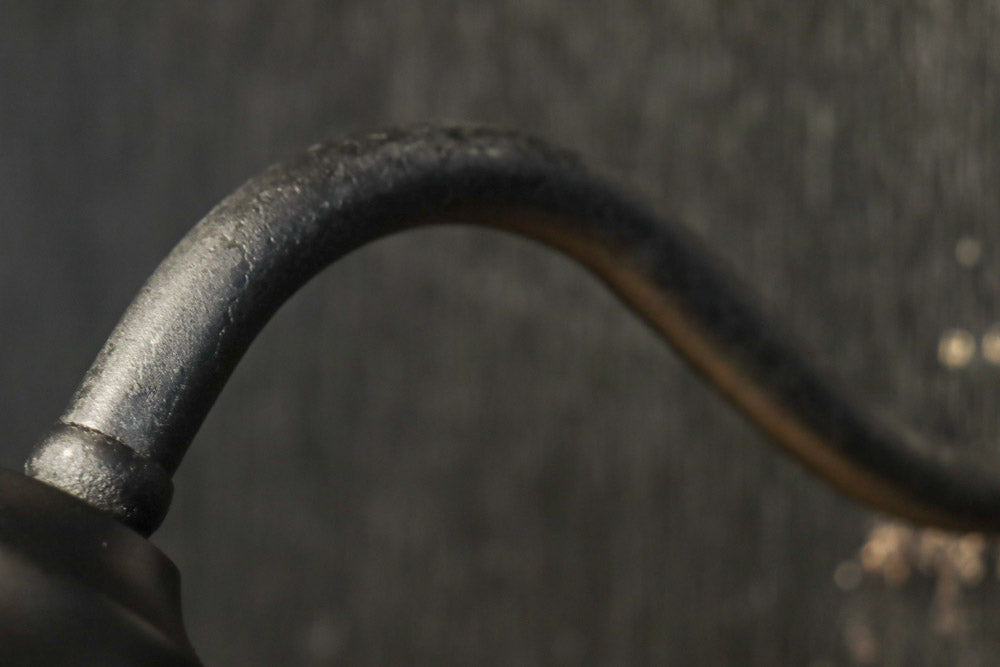 ベル型のシルエットのブラケット　DC8721