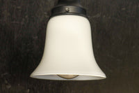 ベル型のシルエットのブラケット　DC8721