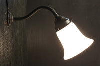 ベル型のシルエットのブラケット　DC8721