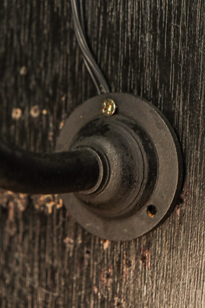 ベル型のシルエットのブラケット　DC8721