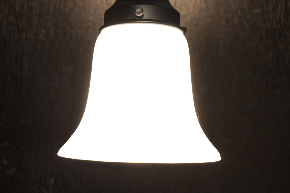 ベル型のシルエットのブラケット　DC8721