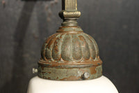 レトロな金具が雰囲気のある四角柱のブラケット　DC8722