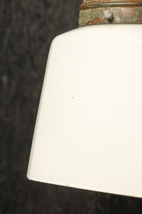 レトロな金具が雰囲気のある四角柱のブラケット　DC8722