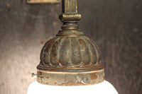 レトロな金具が雰囲気のある四角柱のブラケット　DC8722