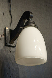 丸みを帯びて可愛らしいシルエットのブラケット　DC8723