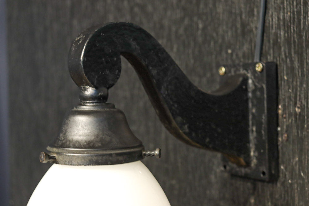 丸みを帯びて可愛らしいシルエットのブラケット　DC8723