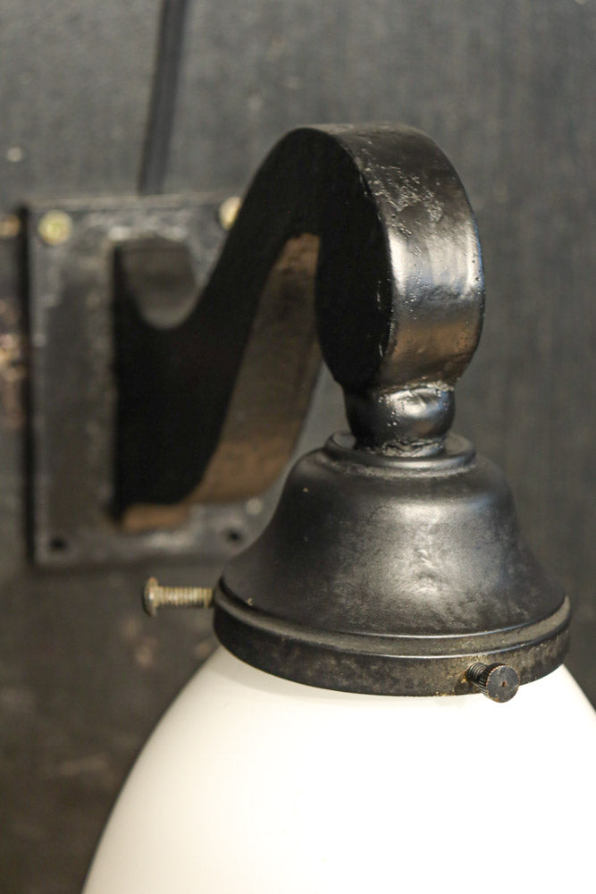 丸みを帯びて可愛らしいシルエットのブラケット　DC8723