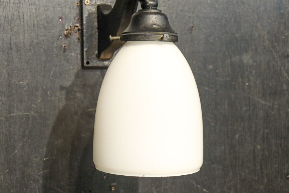 丸みを帯びて可愛らしいシルエットのブラケット　DC8723