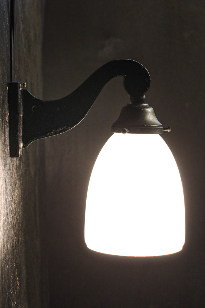 丸みを帯びて可愛らしいシルエットのブラケット　DC8723