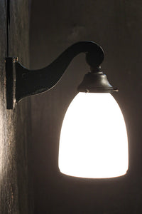 丸みを帯びて可愛らしいシルエットのブラケット　DC8723