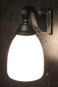 丸みを帯びて可愛らしいシルエットのブラケット　DC8723