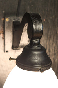 丸みを帯びて可愛らしいシルエットのブラケット　DC8723