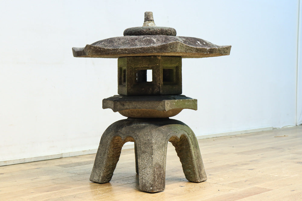 Antique tool (Ishi-toro) DC8727