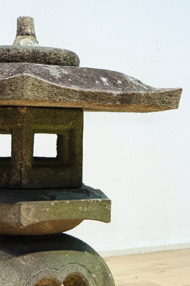 Antique tool (Ishi-toro) DC8727