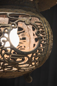 月蔓の透かし絵や青波海模様で風情ある球型吊り灯籠　DC8732