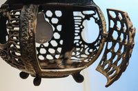 月蔓の透かし絵や青波海模様で風情ある球型吊り灯籠　DC8732