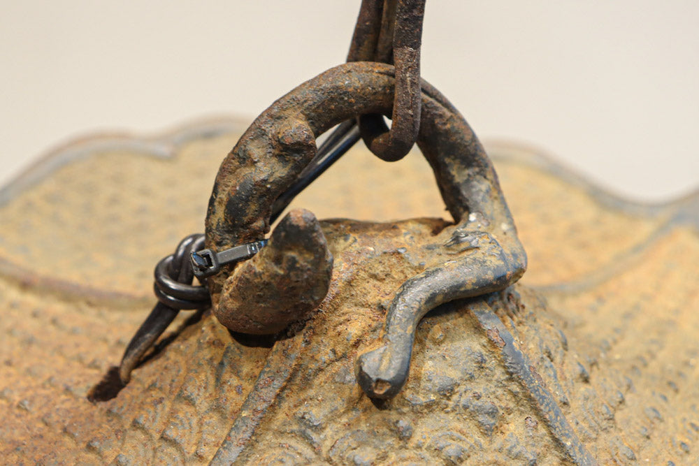 月蔓の透かし絵や青波海模様で風情ある球型吊り灯籠　DC8732