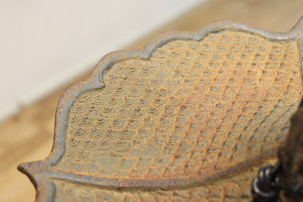 月蔓の透かし絵や青波海模様で風情ある球型吊り灯籠　DC8732