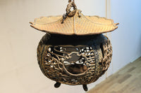 月蔓の透かし絵や青波海模様で風情ある球型吊り灯籠　DC8732