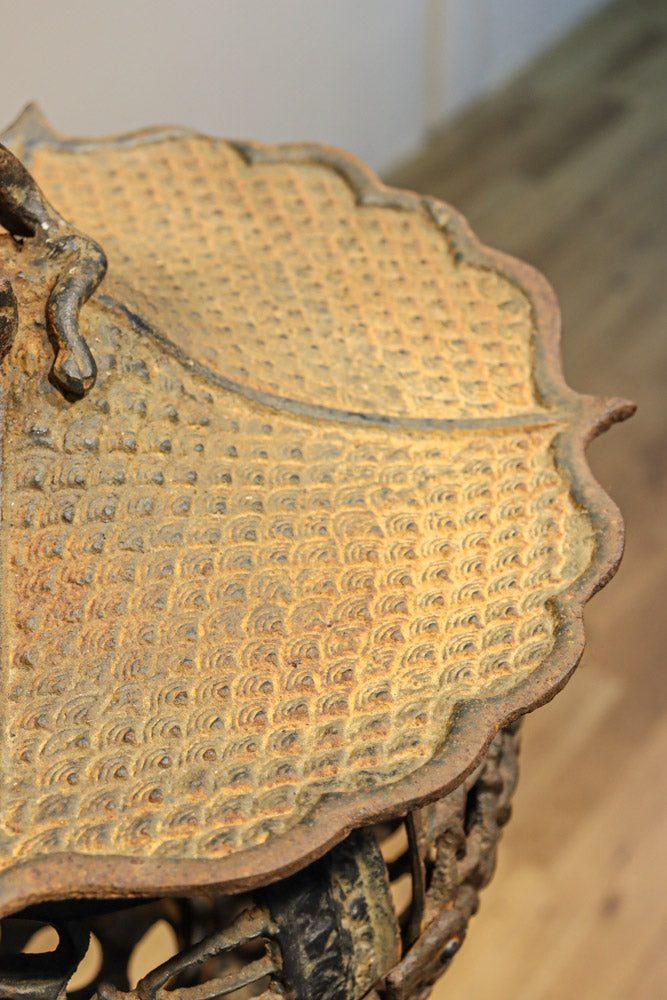 月蔓の透かし絵や青波海模様で風情ある球型吊り灯籠　DC8732