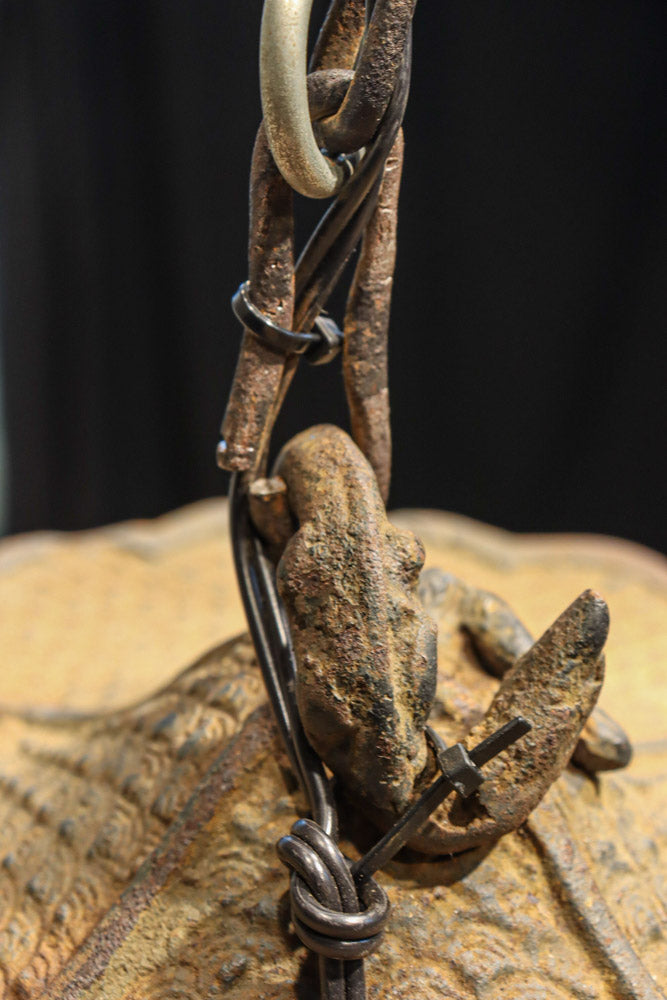 月蔓の透かし絵や青波海模様で風情ある球型吊り灯籠　DC8732