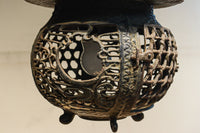 月蔓の透かし絵や青波海模様で風情ある球型吊り灯籠　DC8732