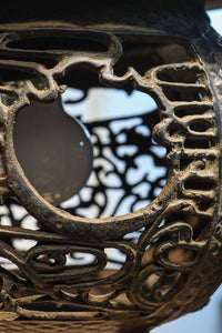 月蔓の透かし絵や青波海模様で風情ある球型吊り灯籠　DC8732