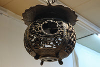 月蔓の透かし絵や青波海模様で風情ある球型吊り灯籠　DC8732