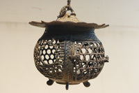 月蔓の透かし絵や青波海模様で風情ある球型吊り灯籠　DC8732